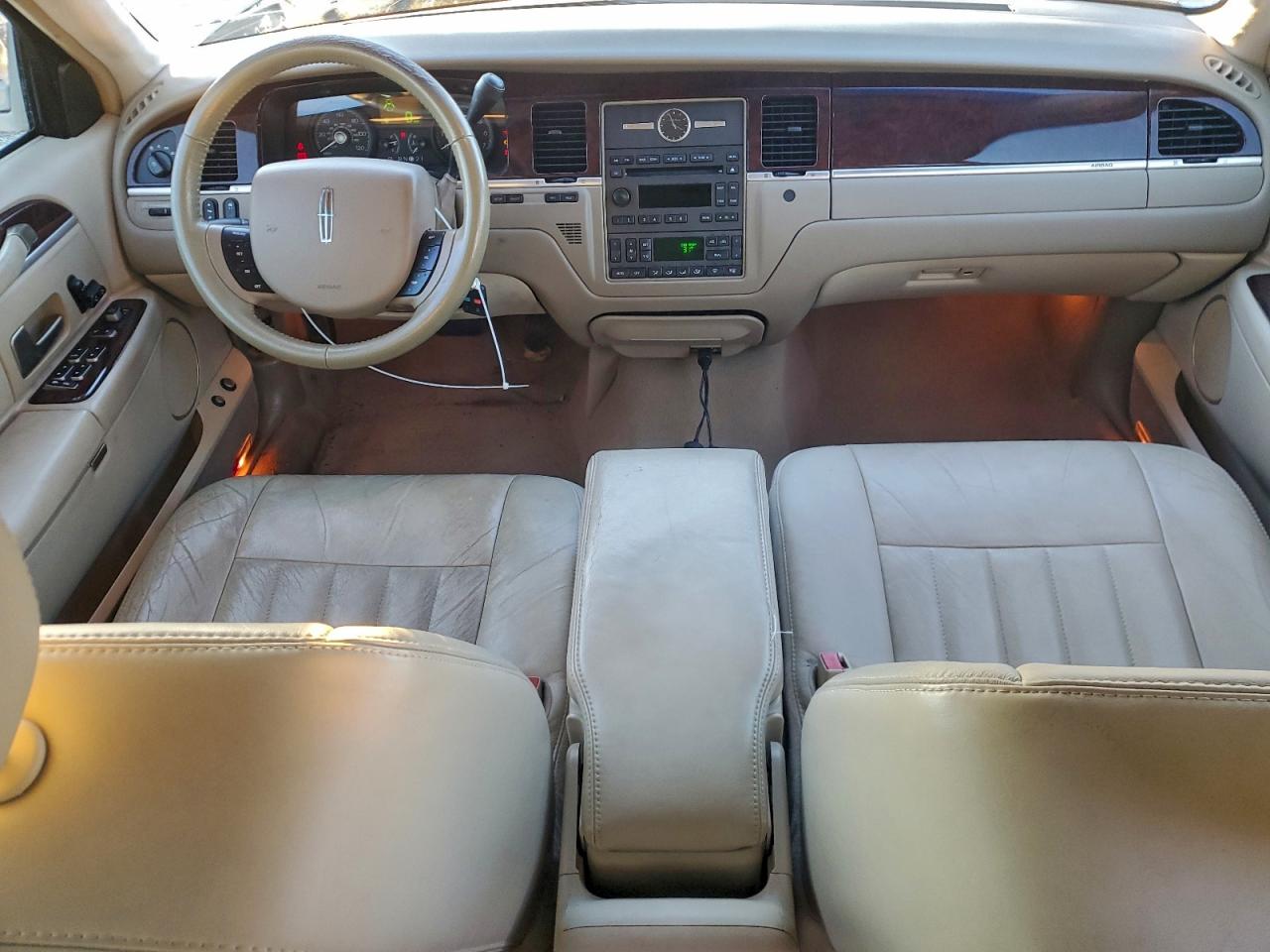 2007 LINCOLN TOWN CAR SIGNATURE photo 8