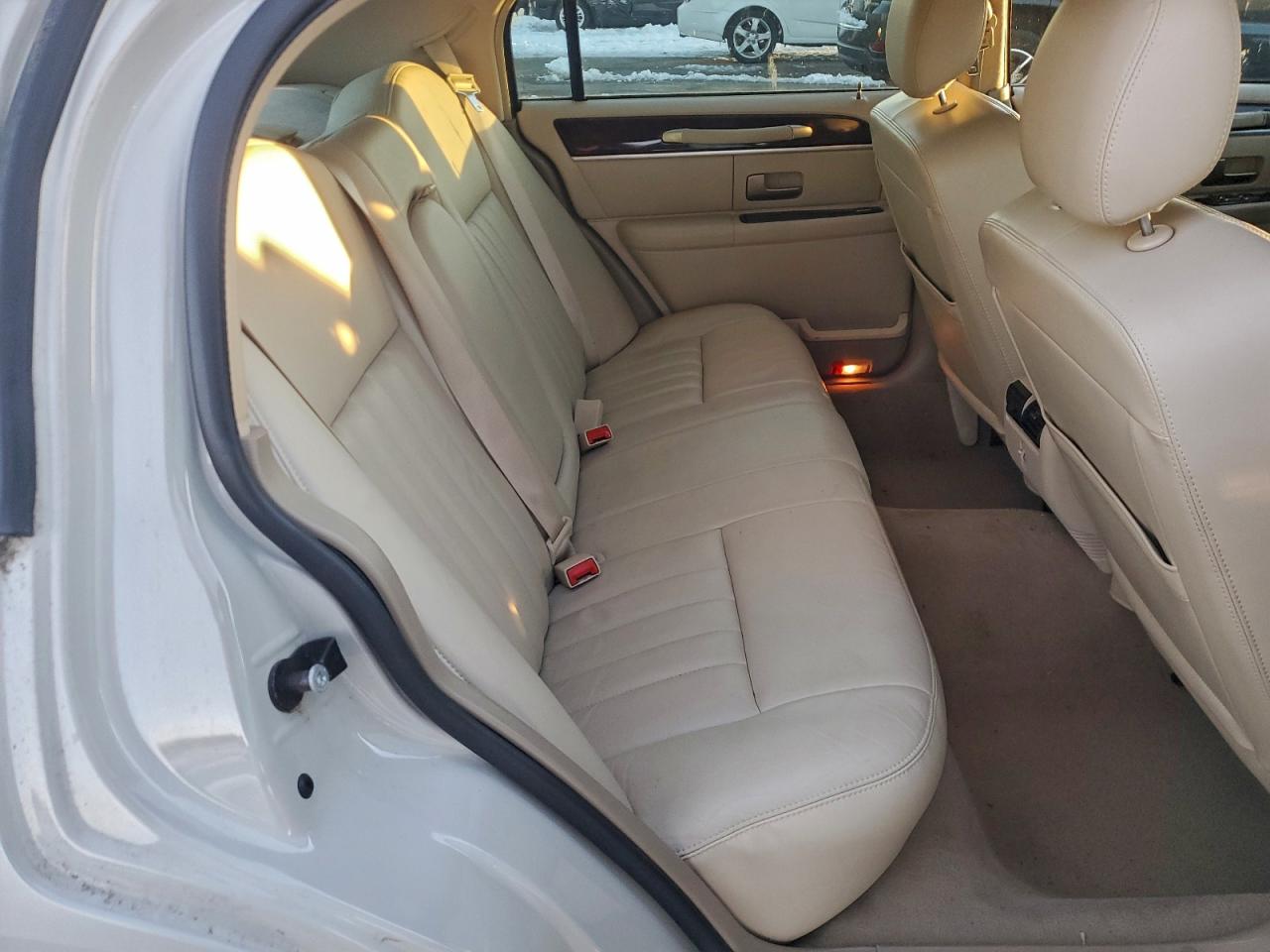 2007 LINCOLN TOWN CAR SIGNATURE photo 10