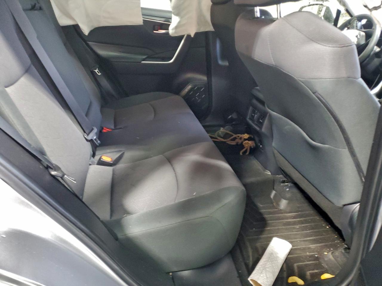 2019 TOYOTA RAV4 XLE photo 19