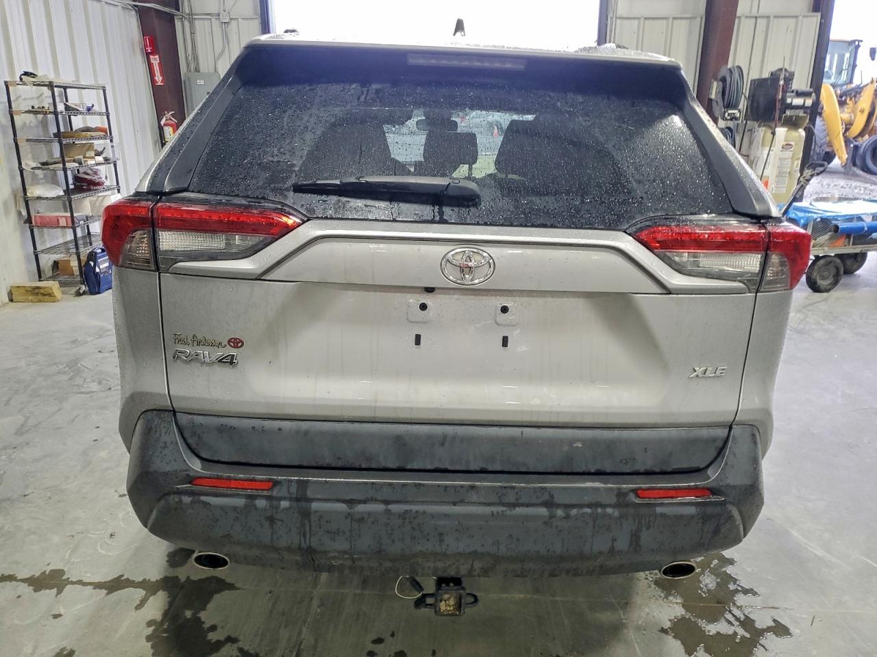 2019 TOYOTA RAV4 XLE photo 11