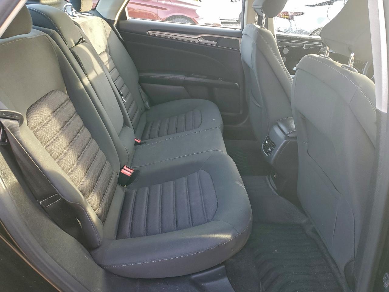 2017 FORD FUSION SE photo 28