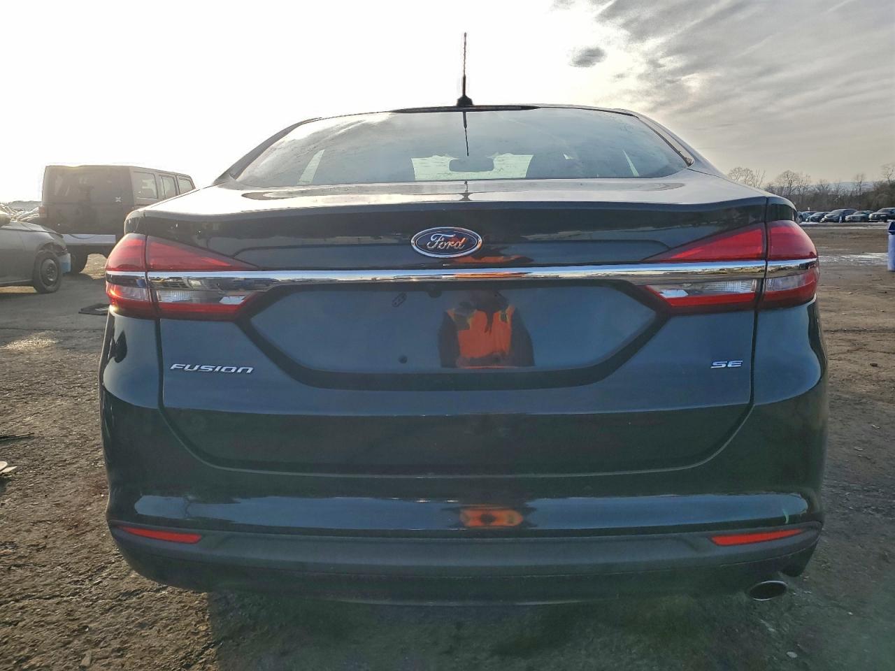 2017 FORD FUSION SE photo 16