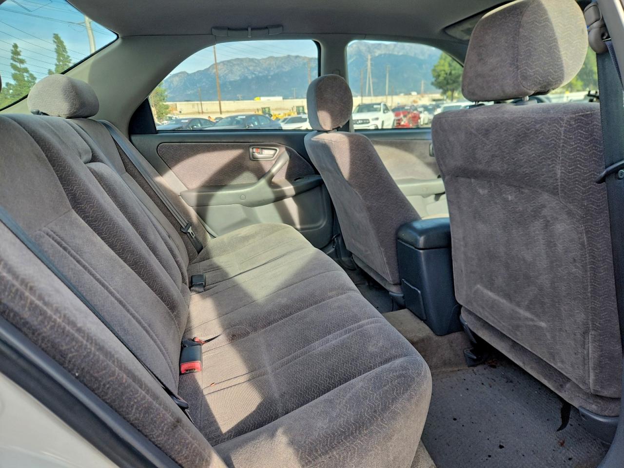 1997 TOYOTA CAMRY LE photo 10