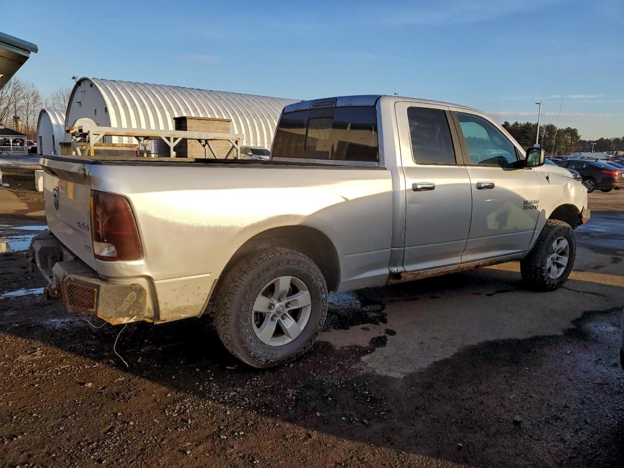 2017 RAM 1500 SLT photo 3