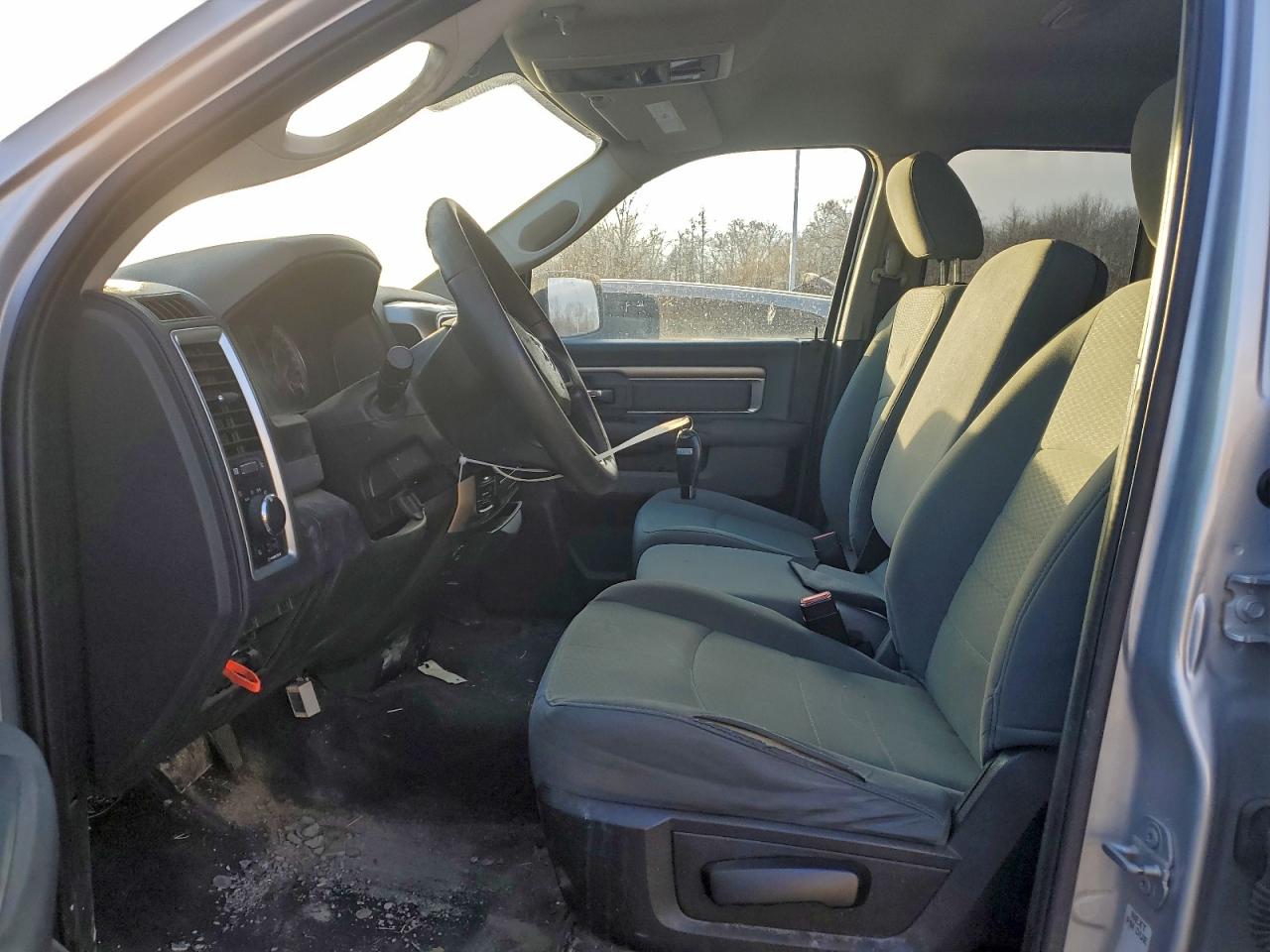 2017 RAM 1500 SLT photo 7