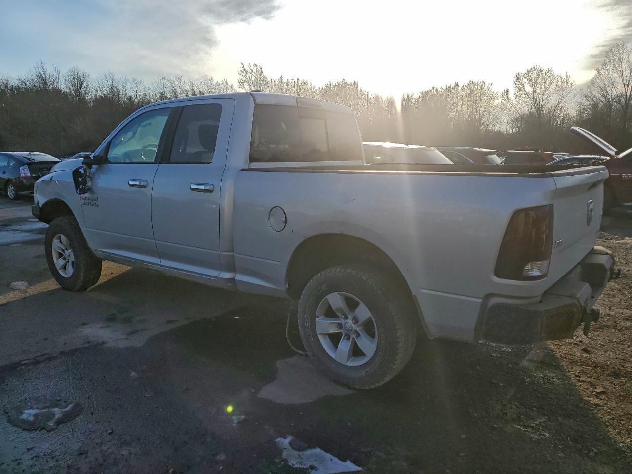 2017 RAM 1500 SLT photo 2