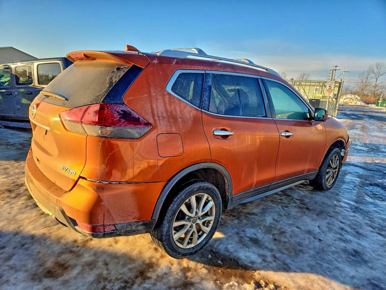 2018 NISSAN ROGUE S photo 5