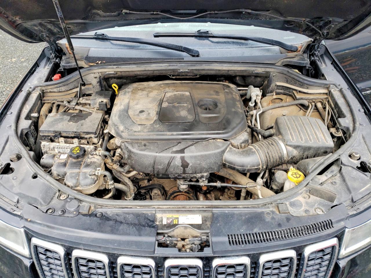 2020 JEEP GRAND CHEROKEE LAREDO photo 23