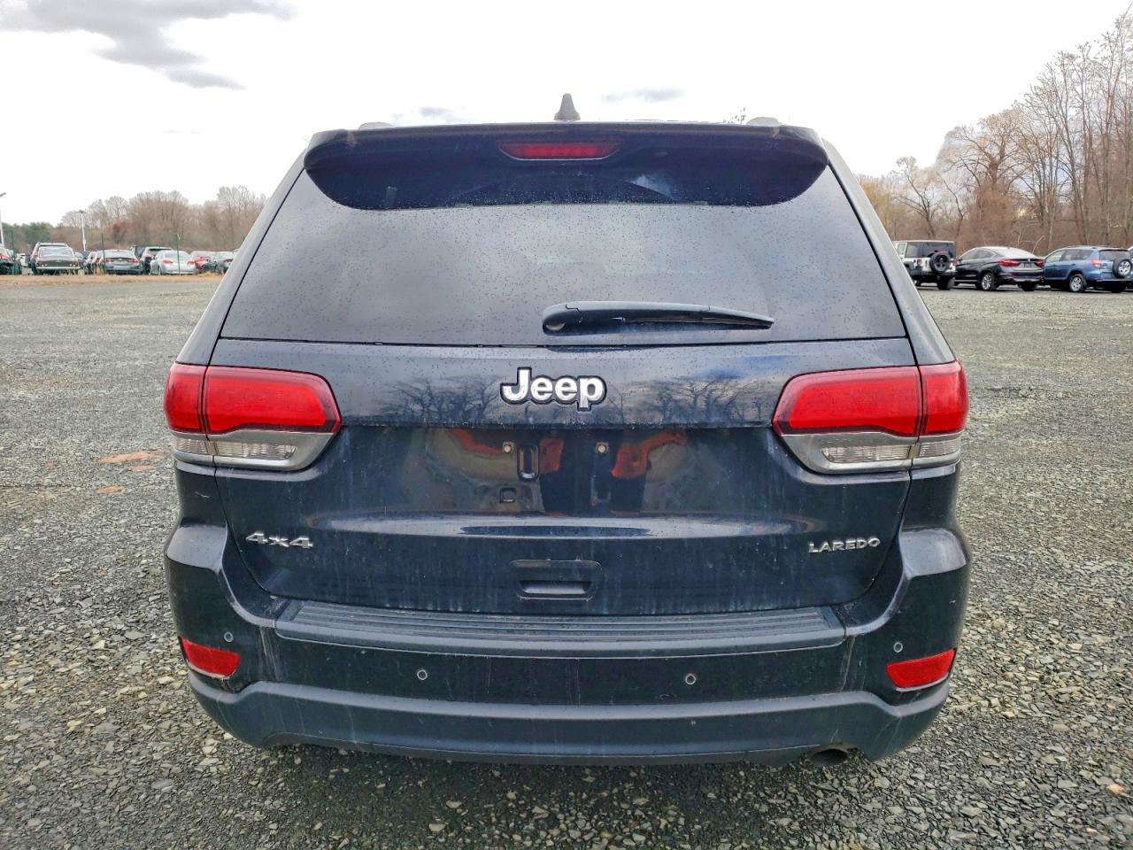 2020 JEEP GRAND CHEROKEE LAREDO photo 11