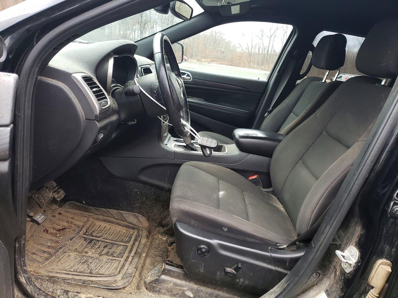 2020 JEEP GRAND CHEROKEE LAREDO photo 13
