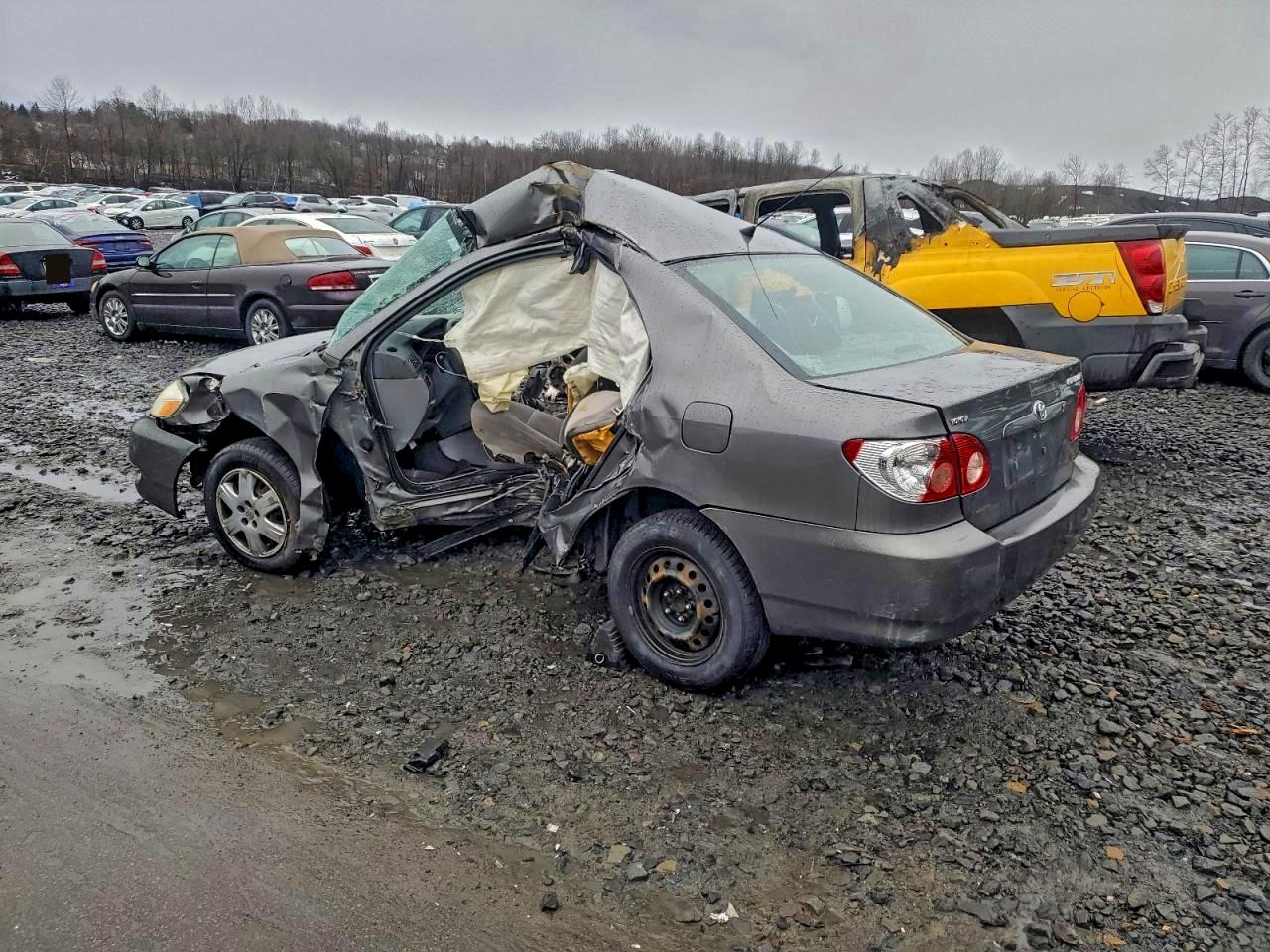 2005 TOYOTA COROLLA CE photo 3