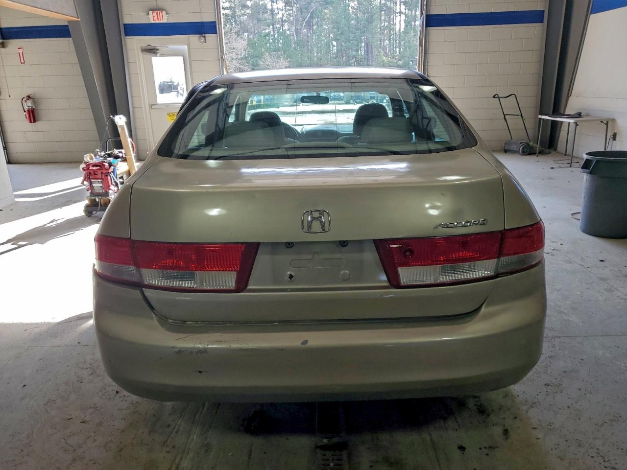 2004 HONDA ACCORD LX photo 11