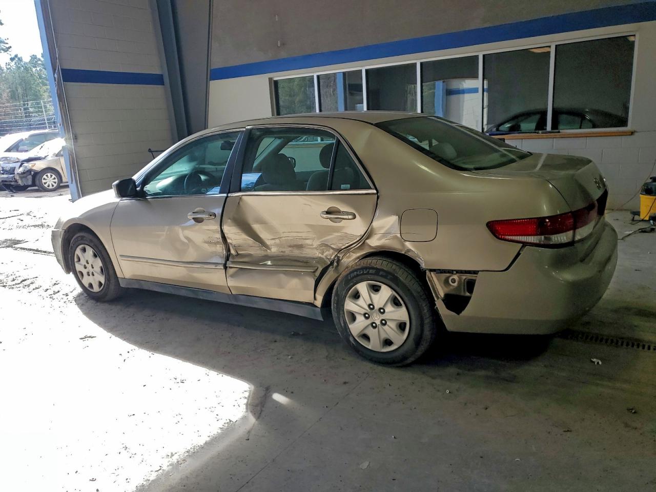 2004 HONDA ACCORD LX photo 3