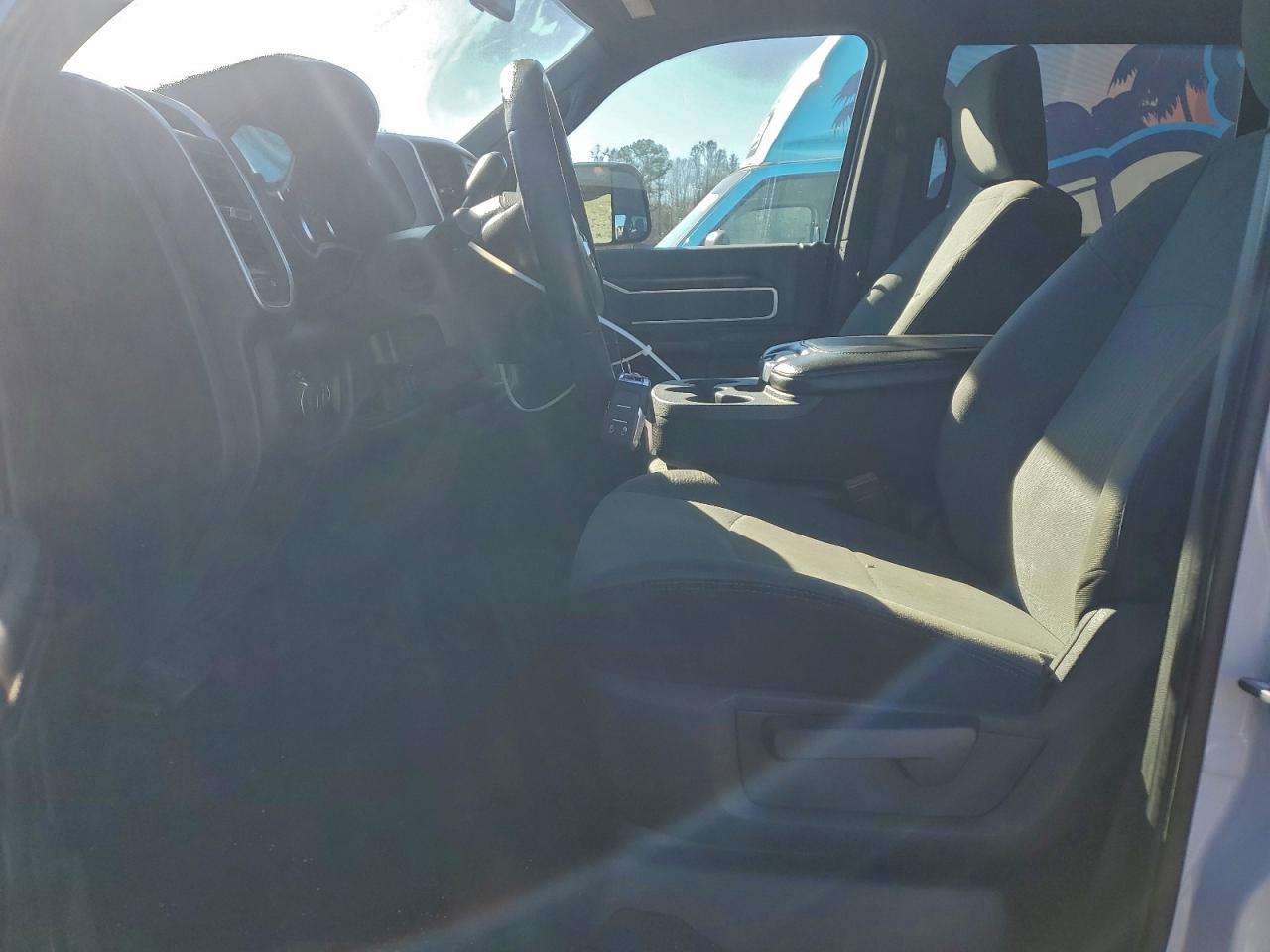 2021 RAM 3500 BIG HORN photo 7