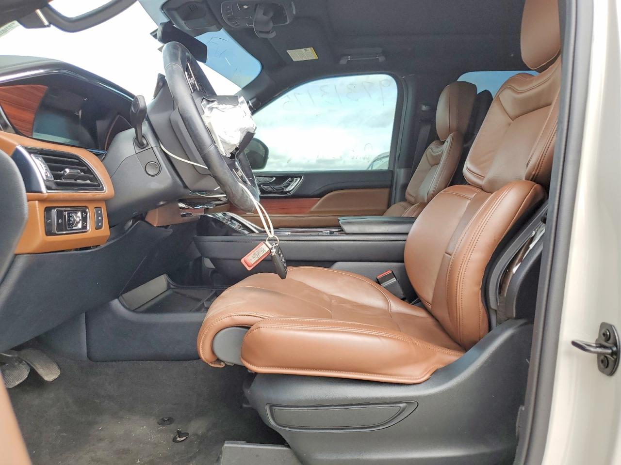 2024 LINCOLN NAVIGATOR RESERVE photo 7