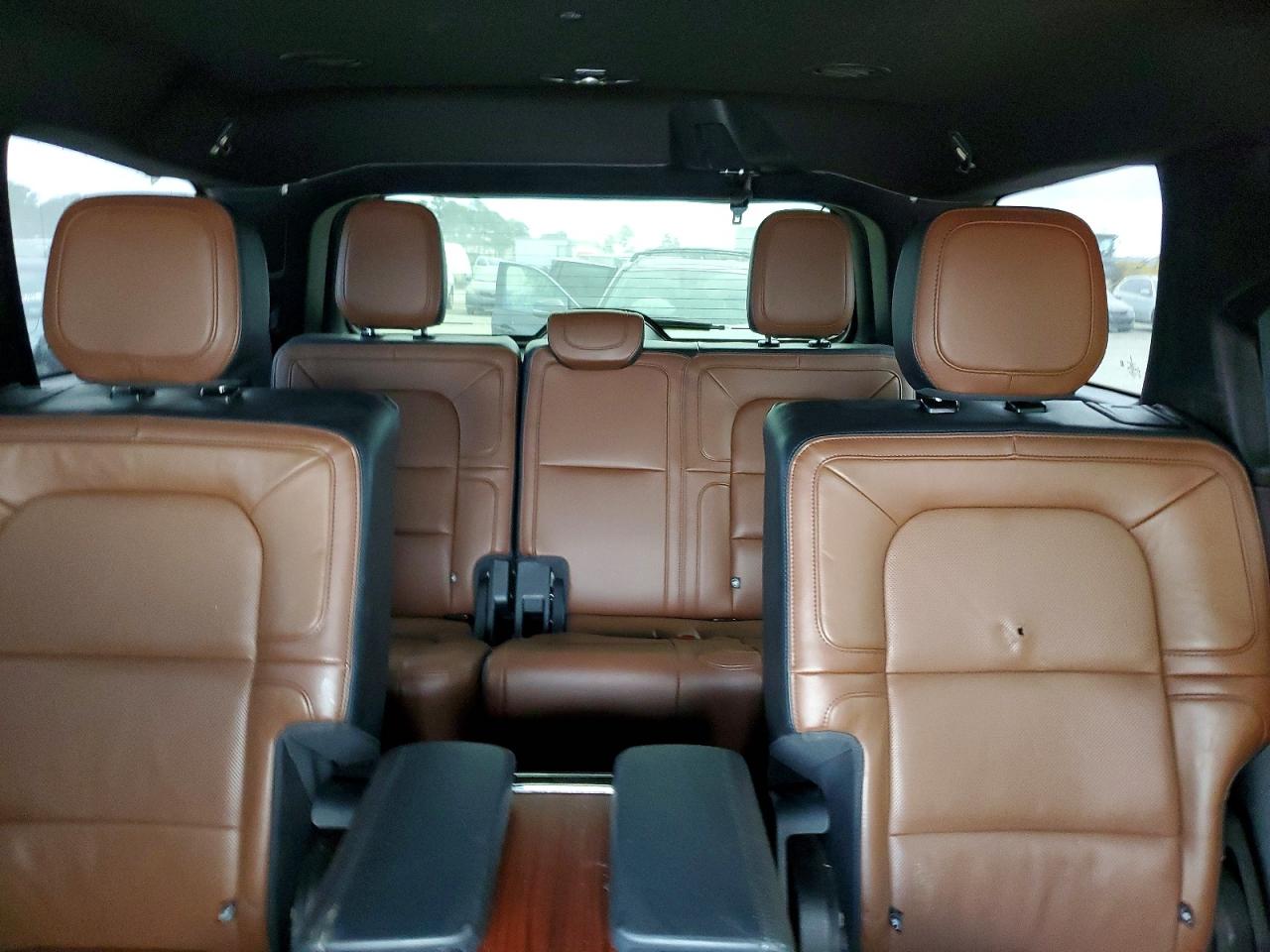 2024 LINCOLN NAVIGATOR RESERVE photo 10
