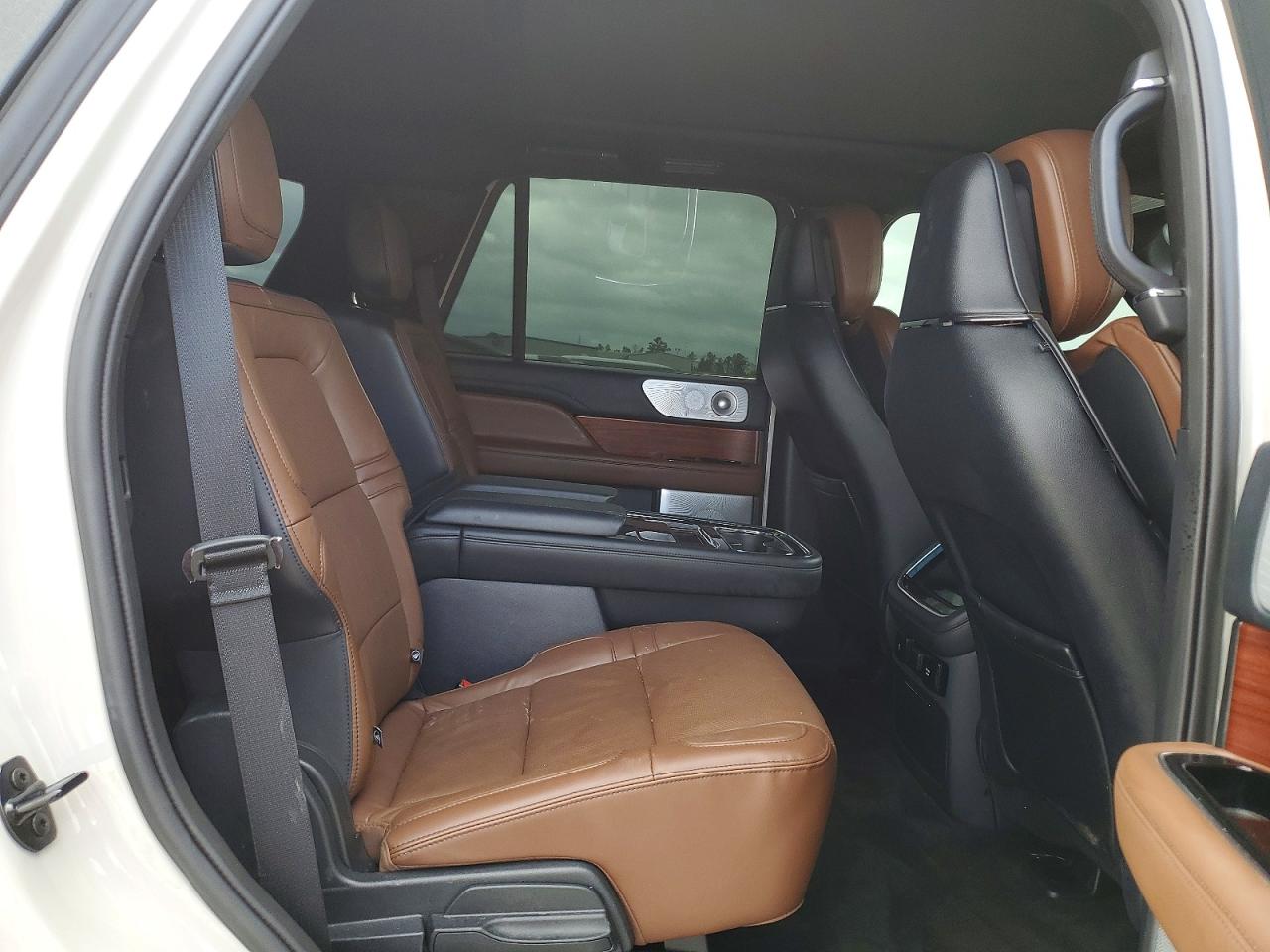 2024 LINCOLN NAVIGATOR RESERVE photo 11