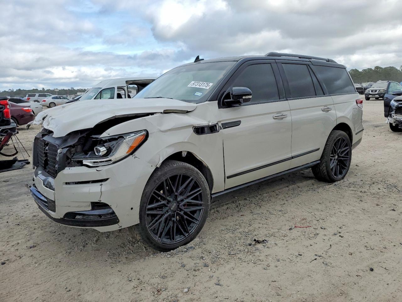 2024 LINCOLN NAVIGATOR