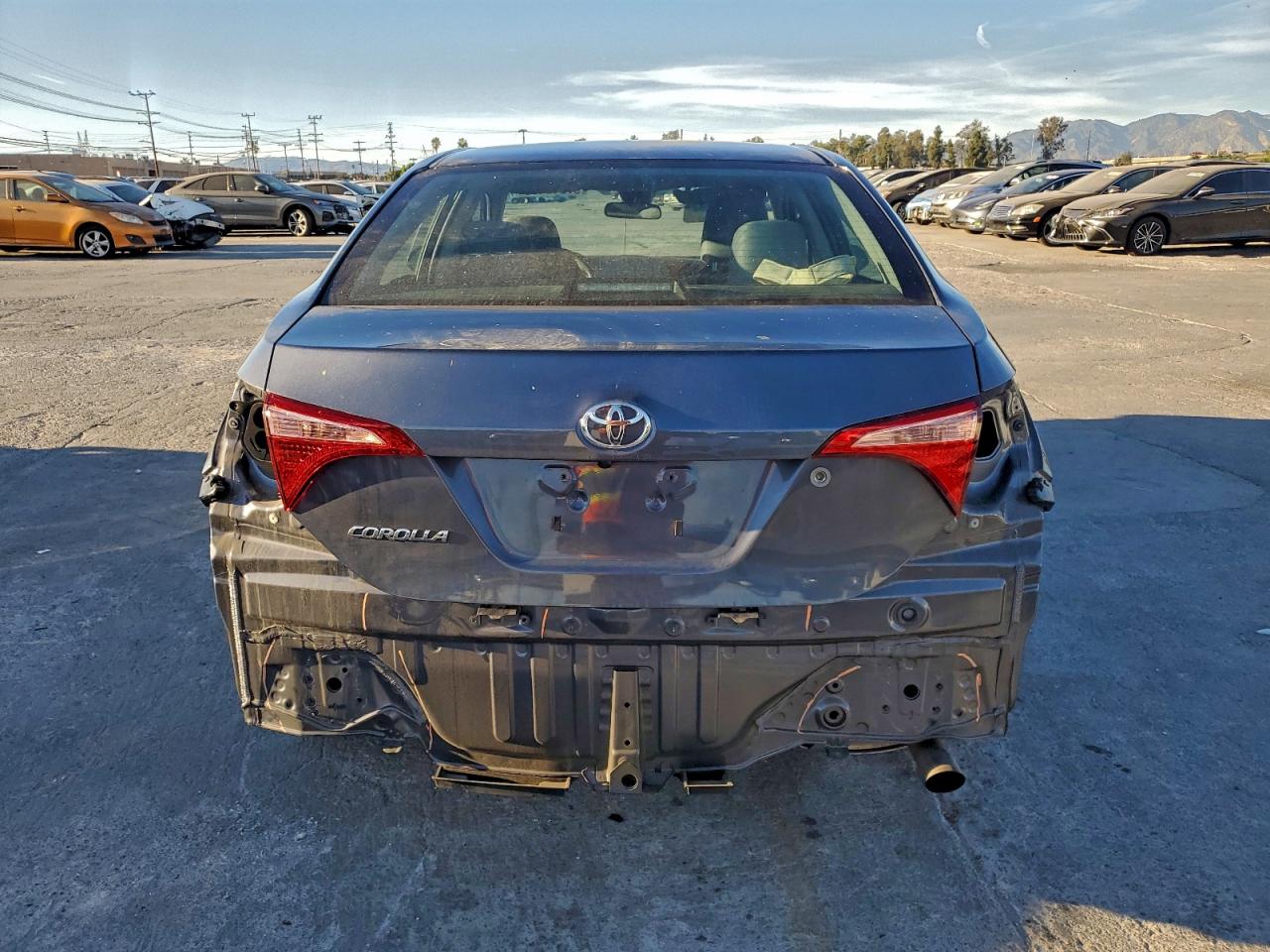 2017 TOYOTA COROLLA L photo 6