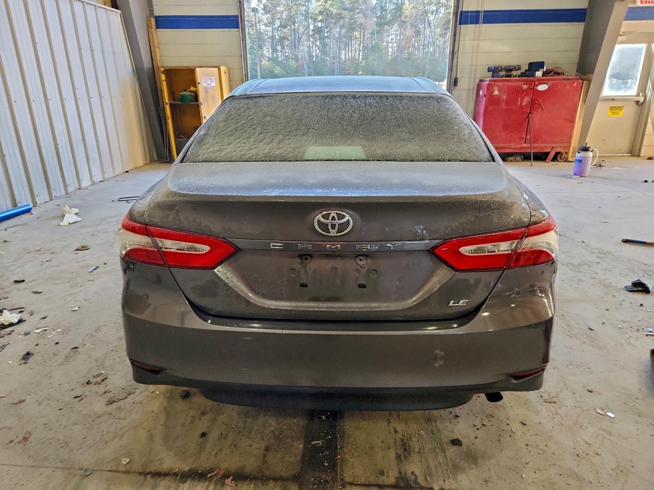 2018 TOYOTA CAMRY L photo 11