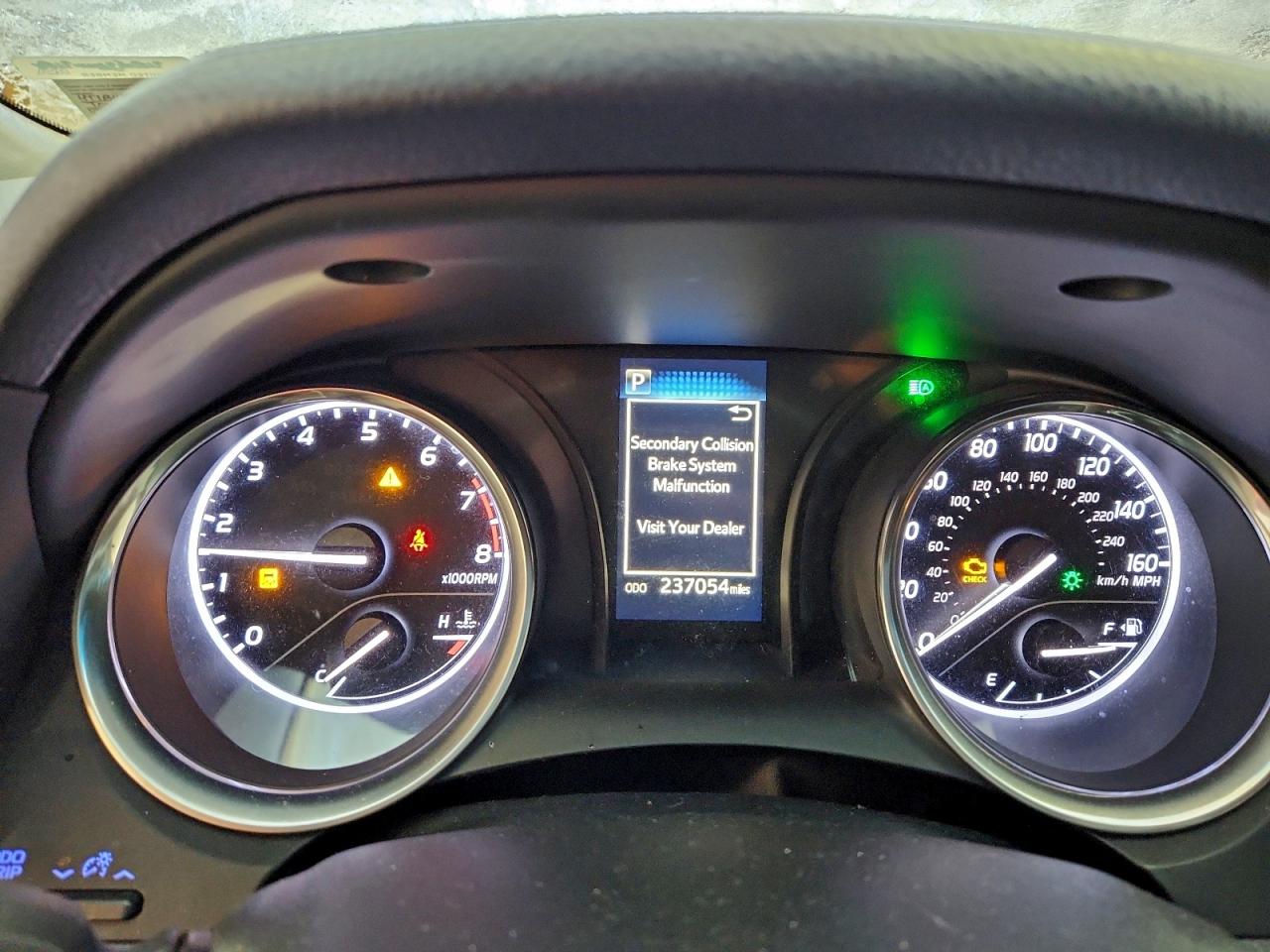 2018 TOYOTA CAMRY L photo 17