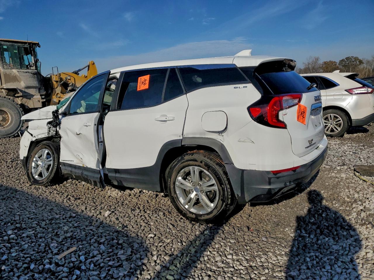 2024 GMC TERRAIN SLE photo 3