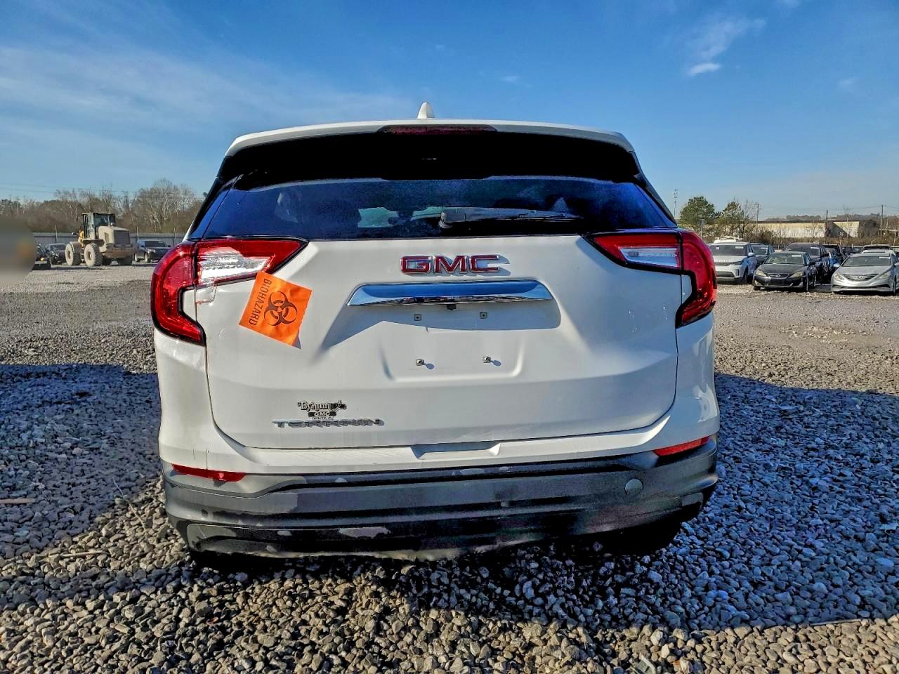 2024 GMC TERRAIN SLE photo 11