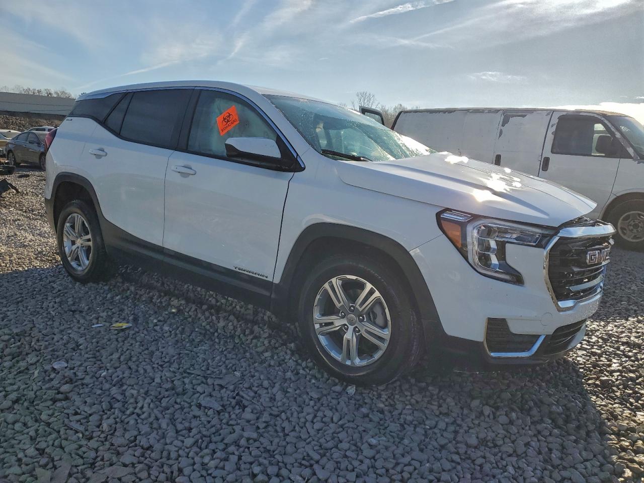 2024 GMC TERRAIN SLE photo 7