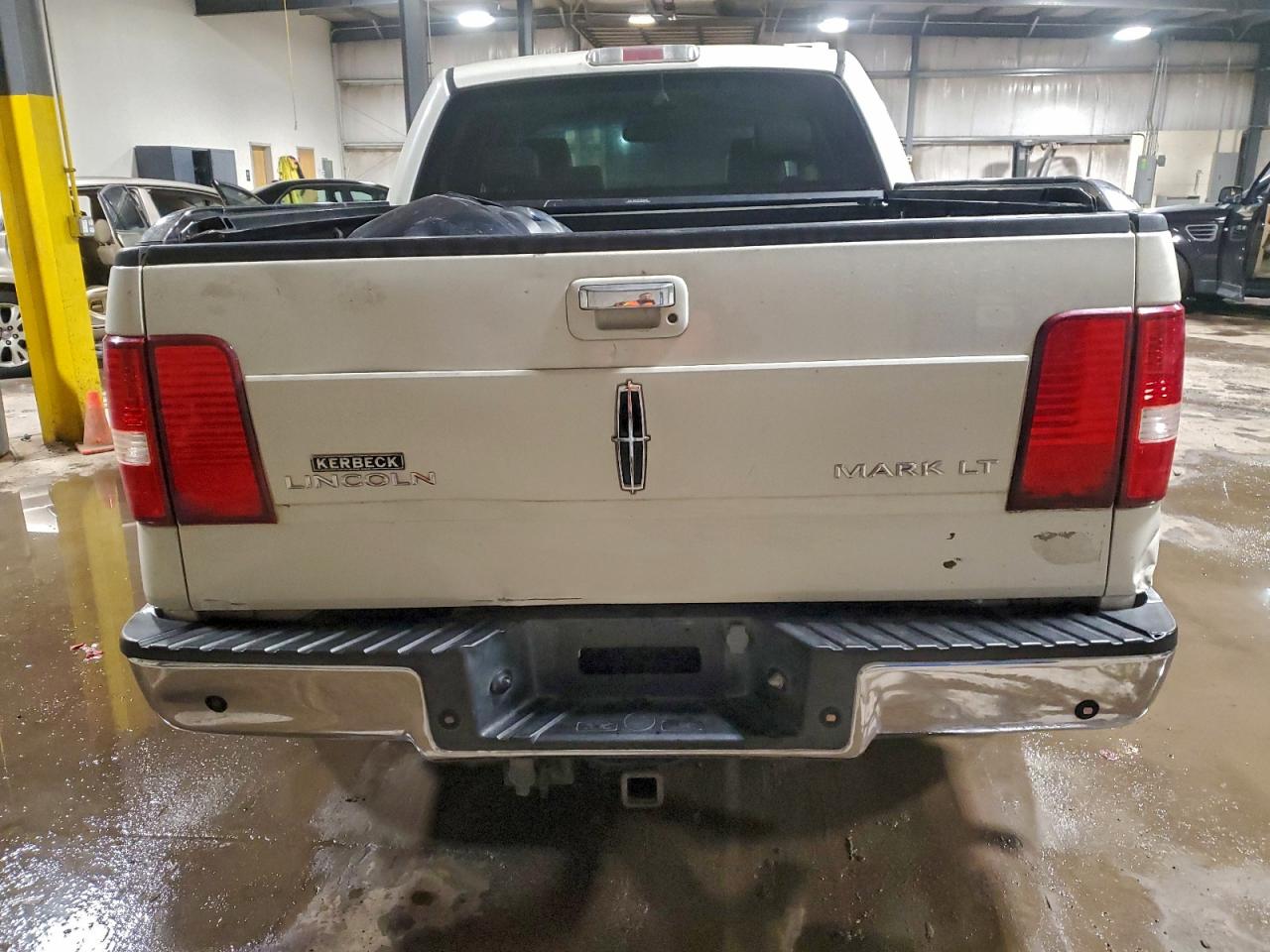 2006 LINCOLN MARK LT photo 11