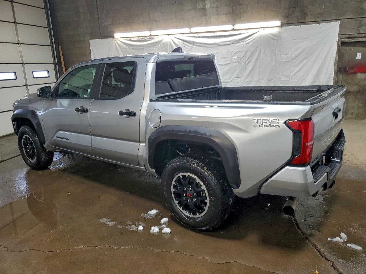 2025 TOYOTA TACOMA DOUBLE CAB photo 2