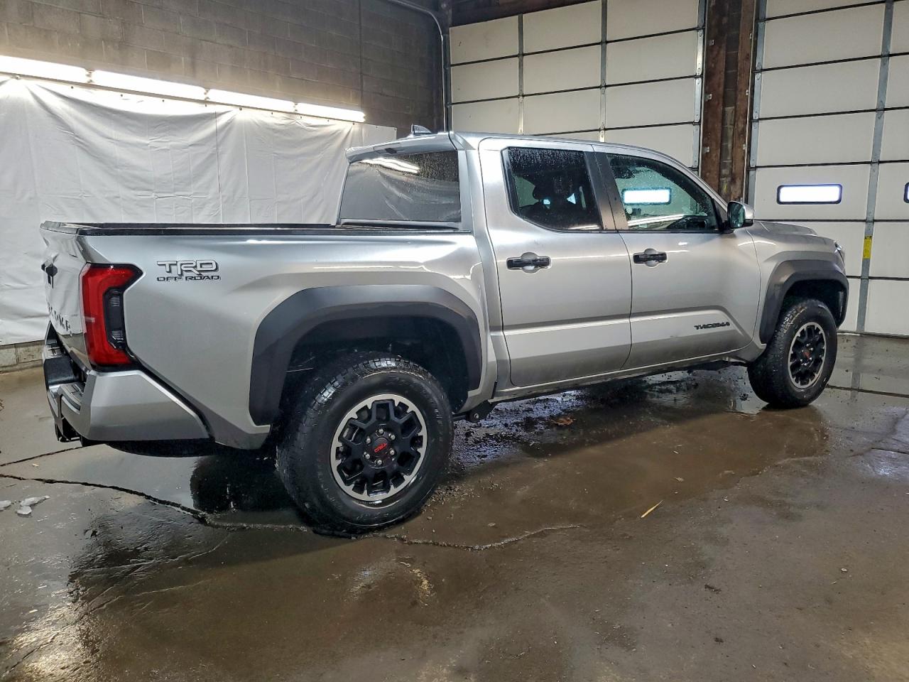 2025 TOYOTA TACOMA DOUBLE CAB photo 3