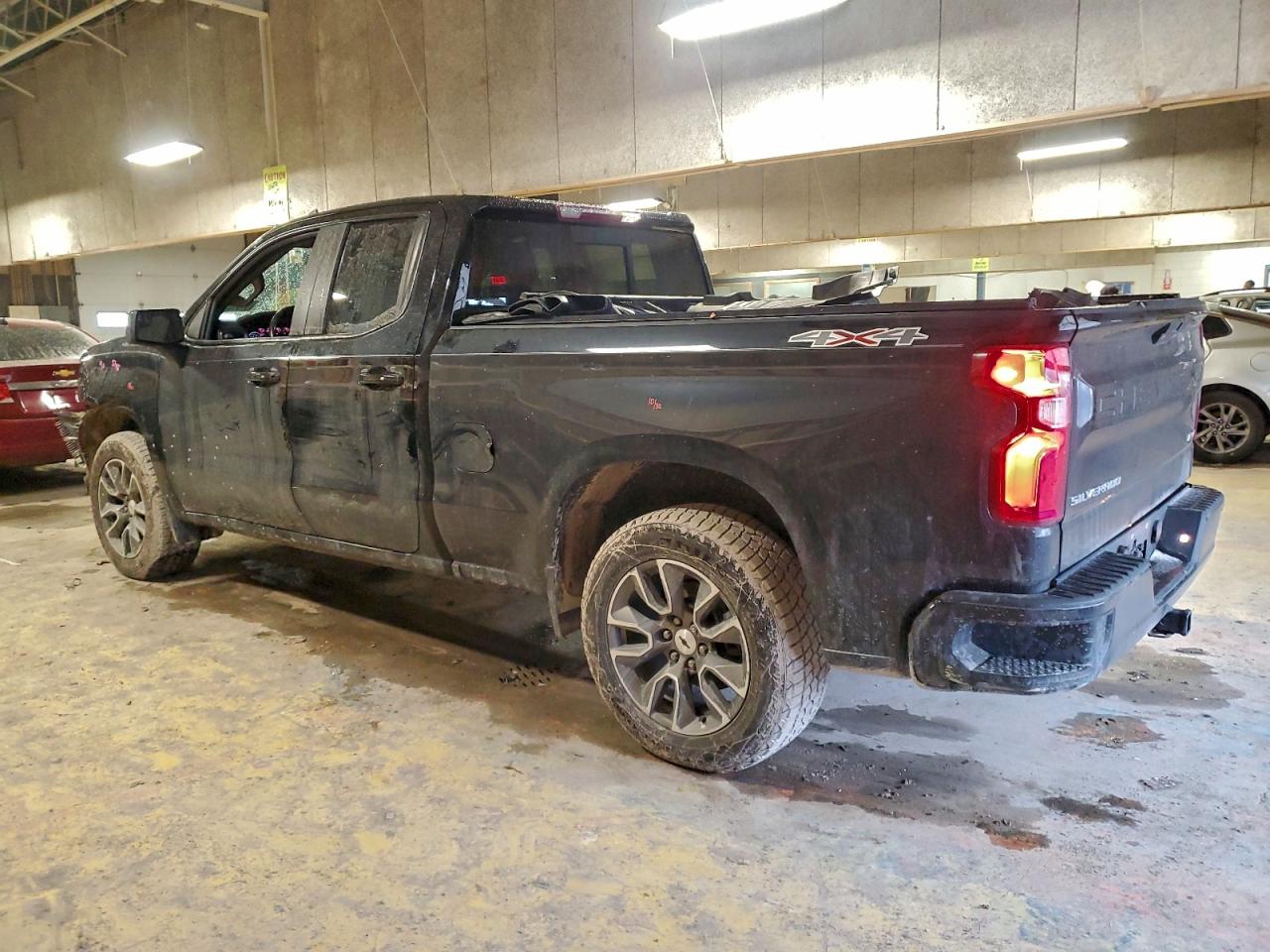 2019 CHEVROLET SILVERADO K1500 RST photo 2