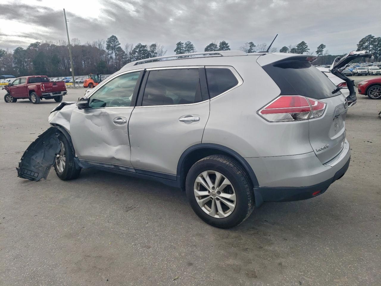 2014 NISSAN ROGUE SV photo 2