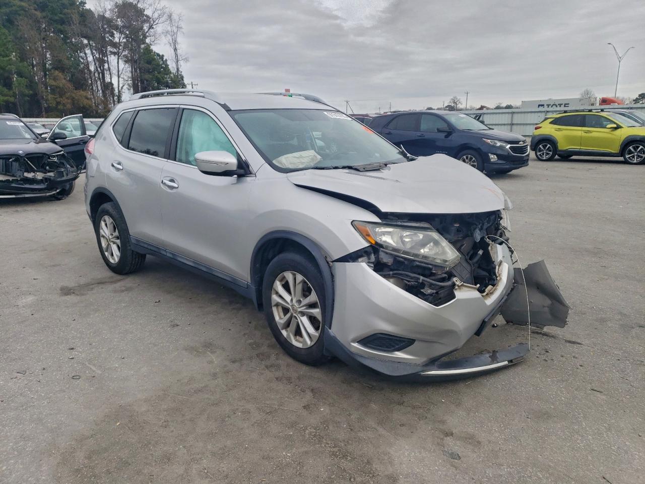 2014 NISSAN ROGUE SV photo 4