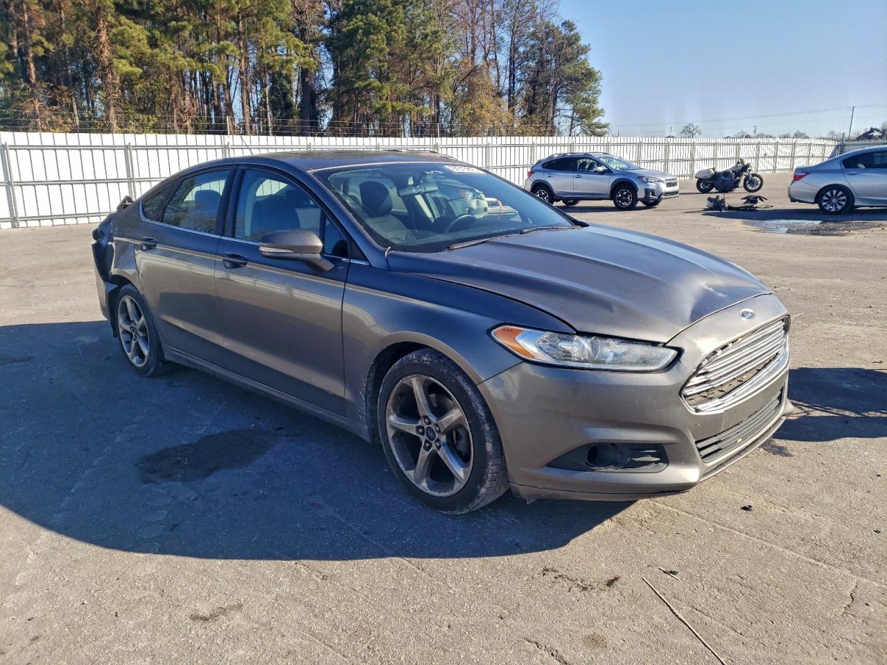 2014 FORD FUSION SE photo 4