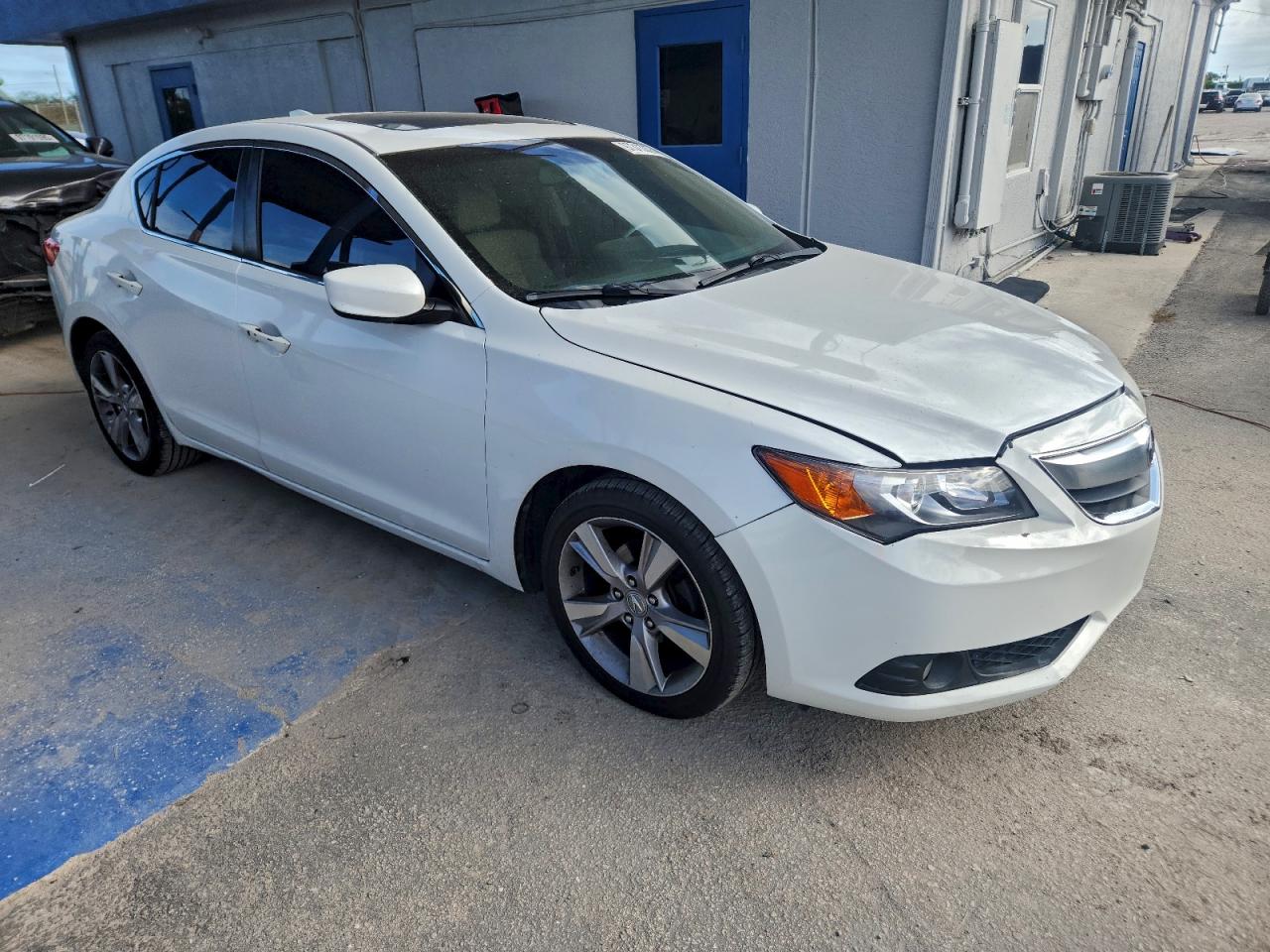 2013 ACURA ILX 20 TECH photo 4