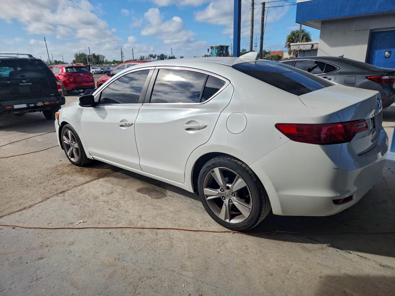 2013 ACURA ILX 20 TECH photo 2