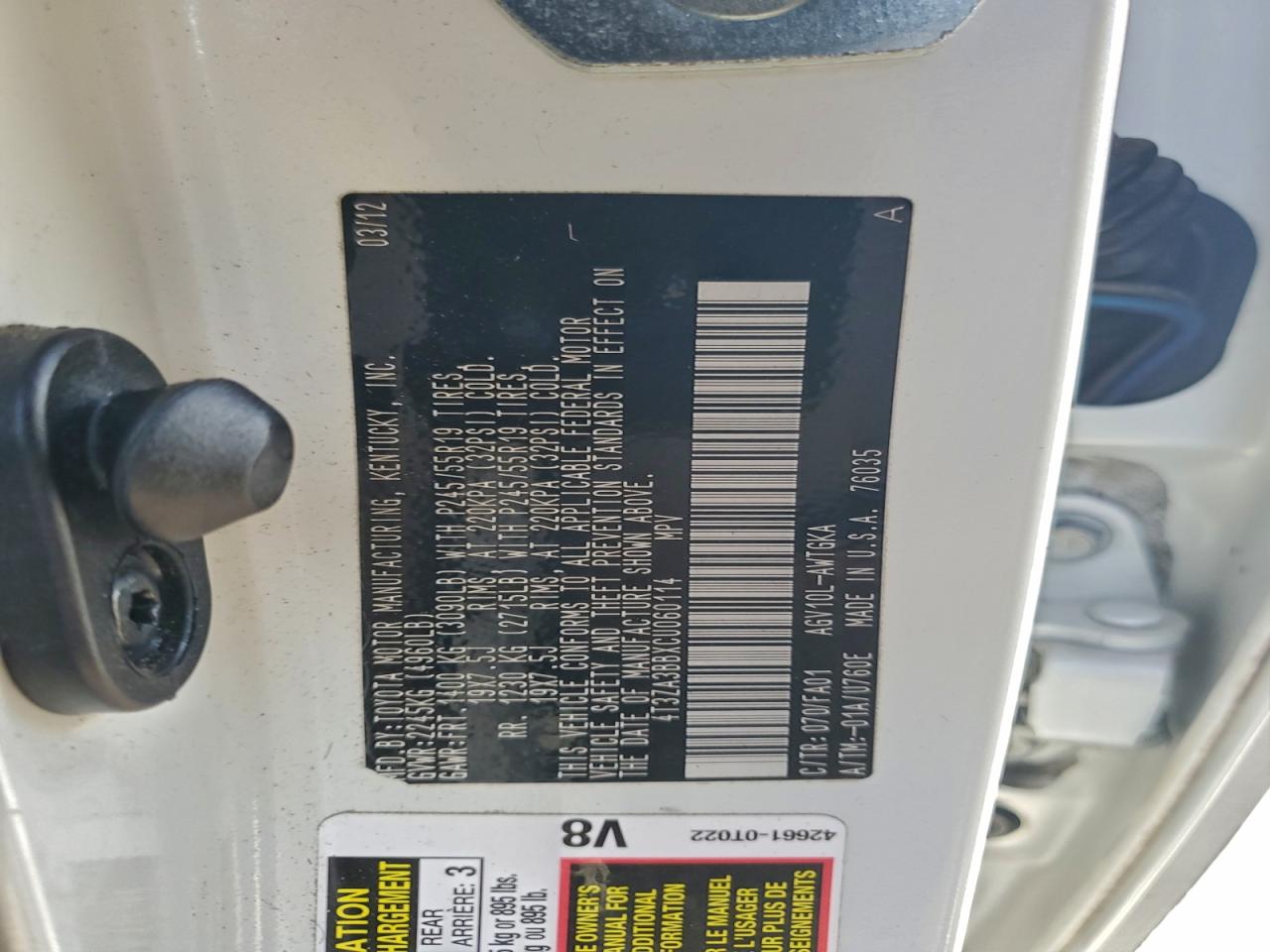2012 TOYOTA VENZA LE photo 25