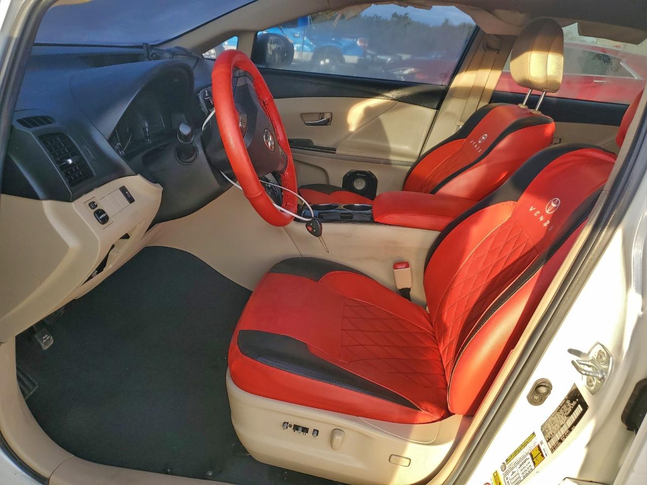 2012 TOYOTA VENZA LE photo 13