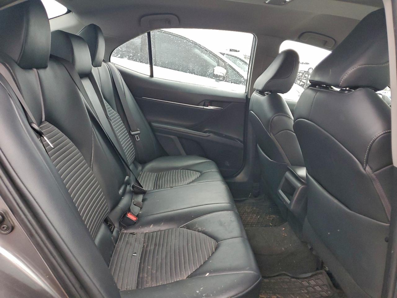 2019 TOYOTA CAMRY L photo 10