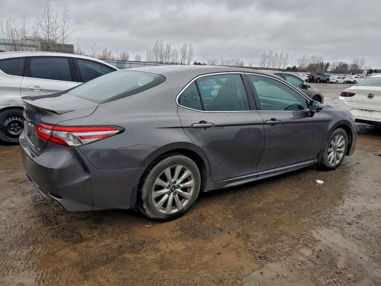2019 TOYOTA CAMRY L photo 3