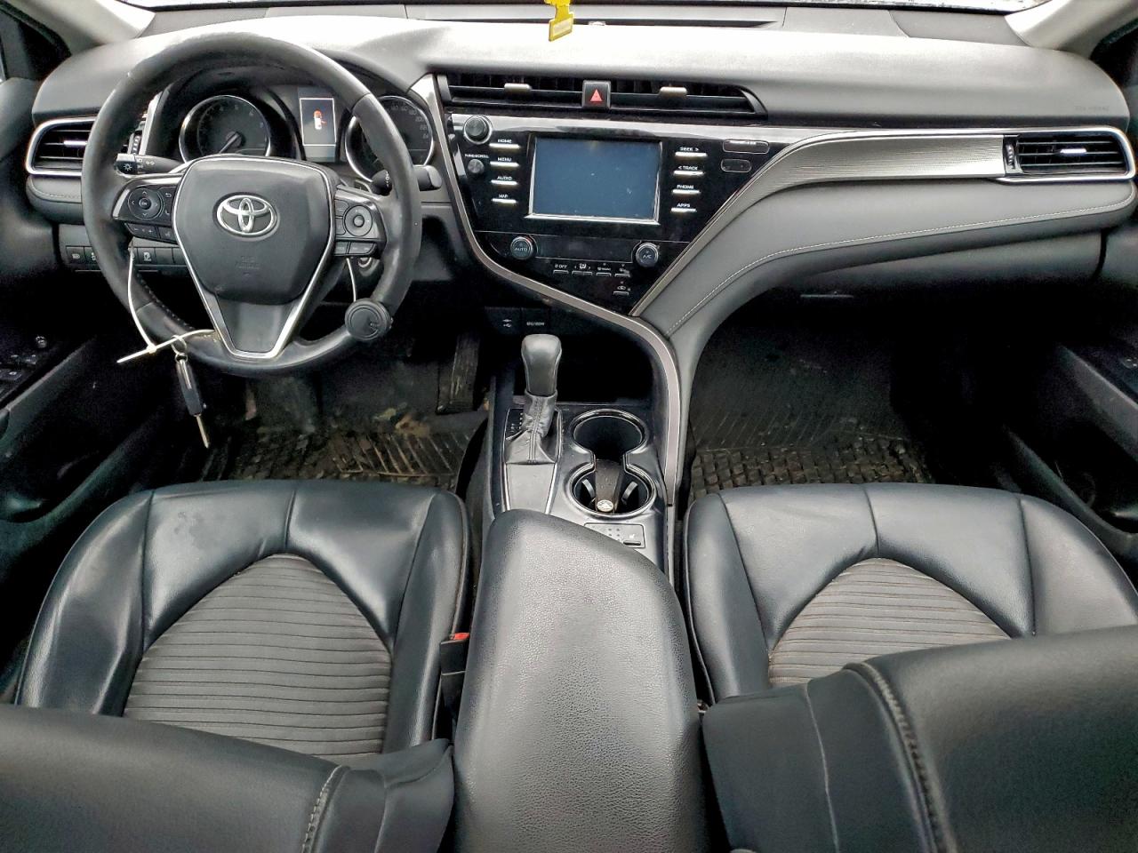 2019 TOYOTA CAMRY L photo 8
