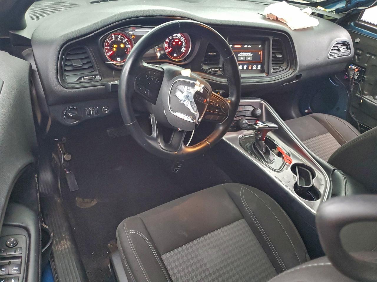 2022 DODGE CHALLENGER SXT photo 22