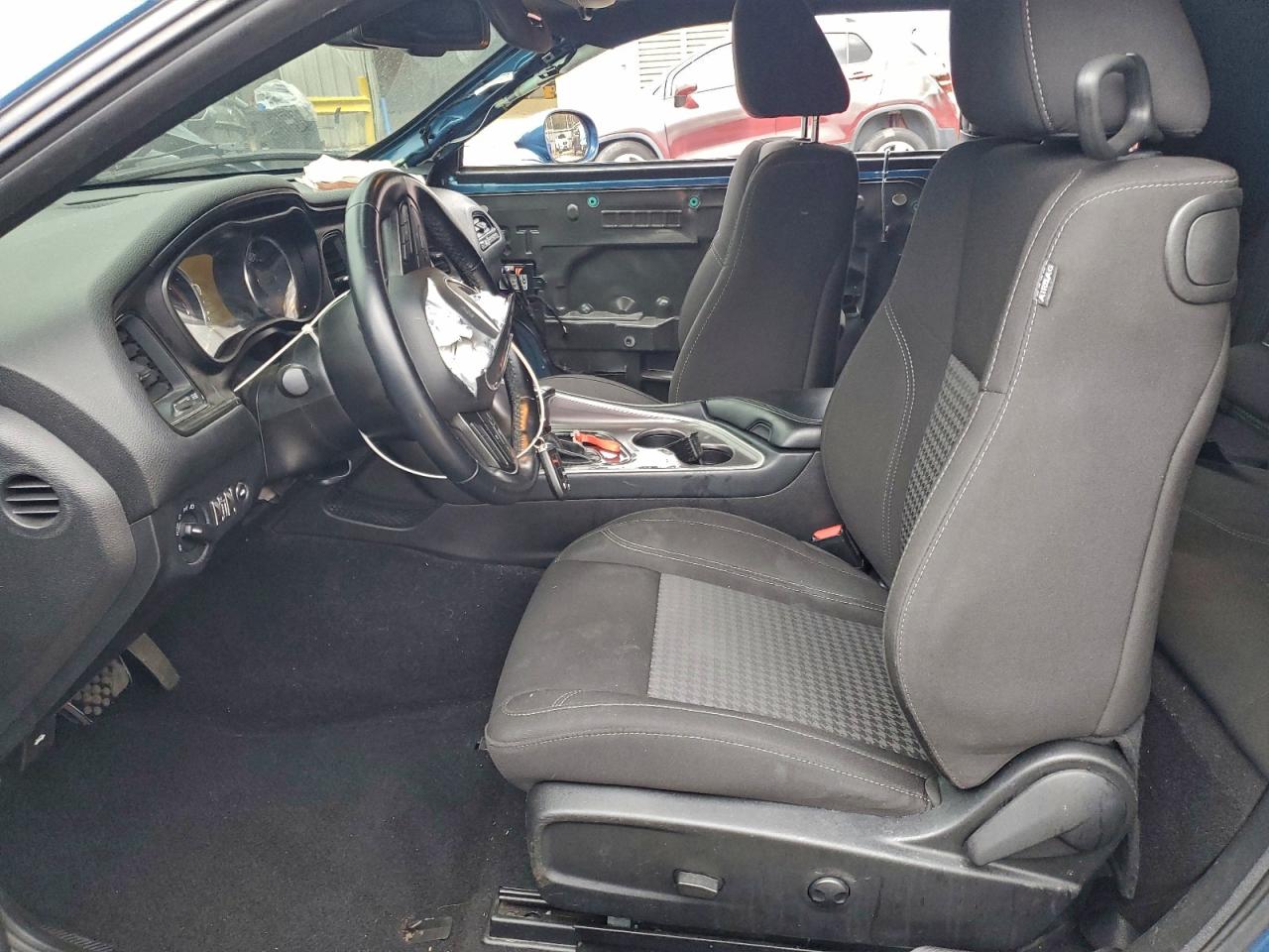 2022 DODGE CHALLENGER SXT photo 19