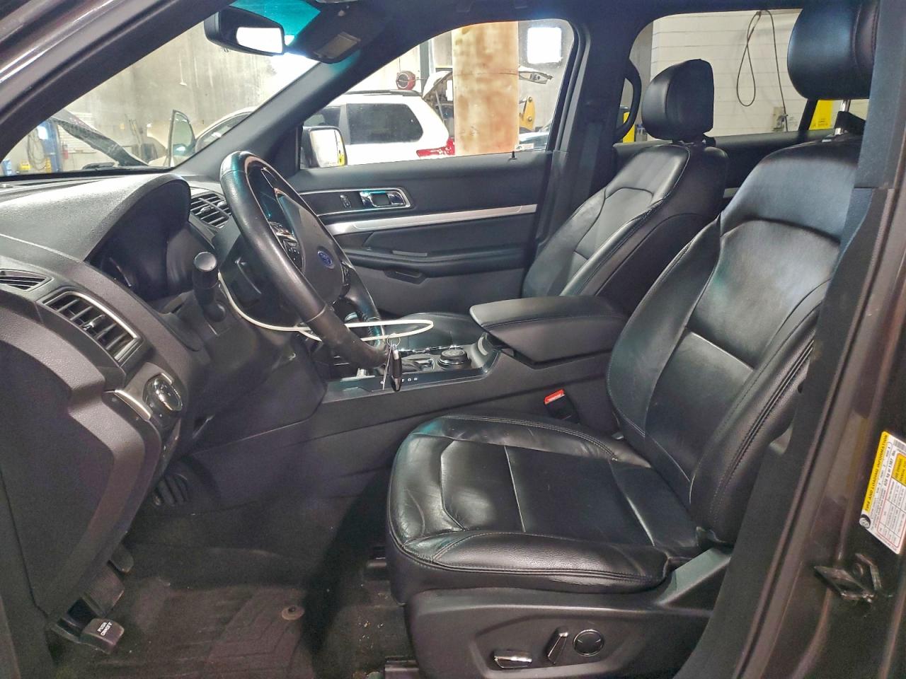 2016 FORD EXPLORER XLT photo 13