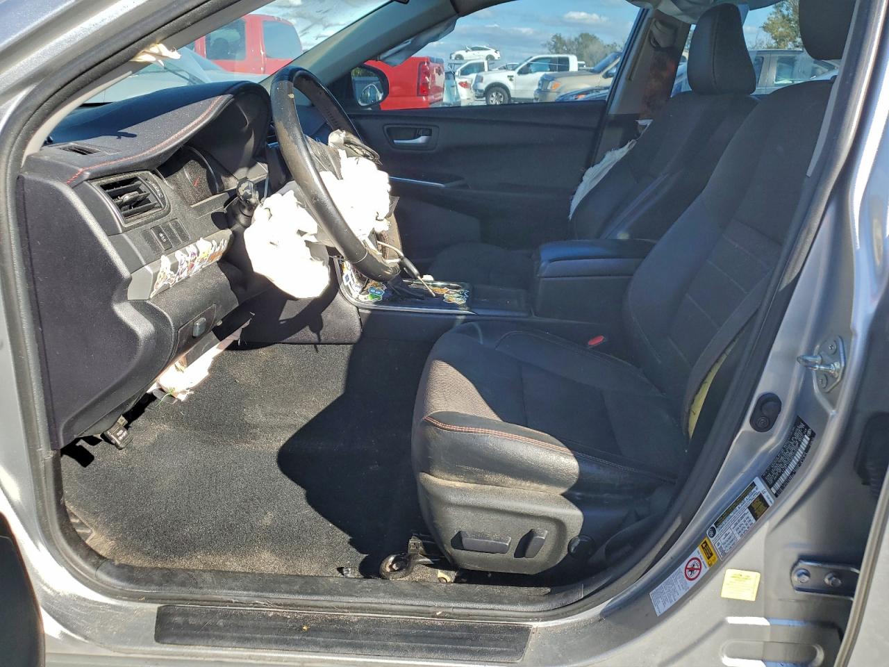2016 TOYOTA CAMRY LE photo 13