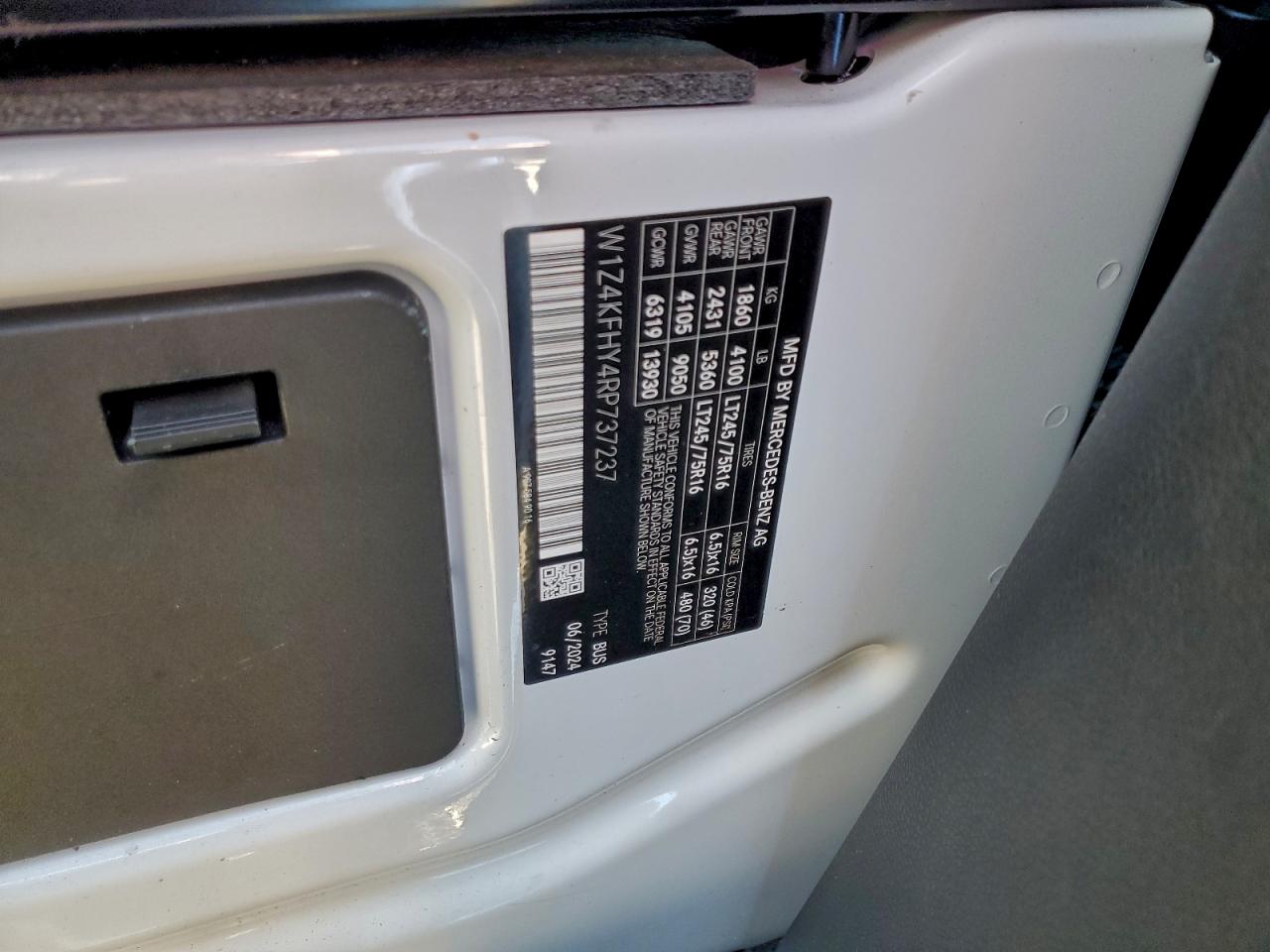 2024 MERCEDES-BENZ SPRINTER 2500 photo 23