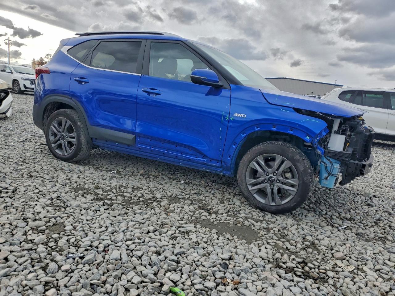 2023 KIA SELTOS S photo 4