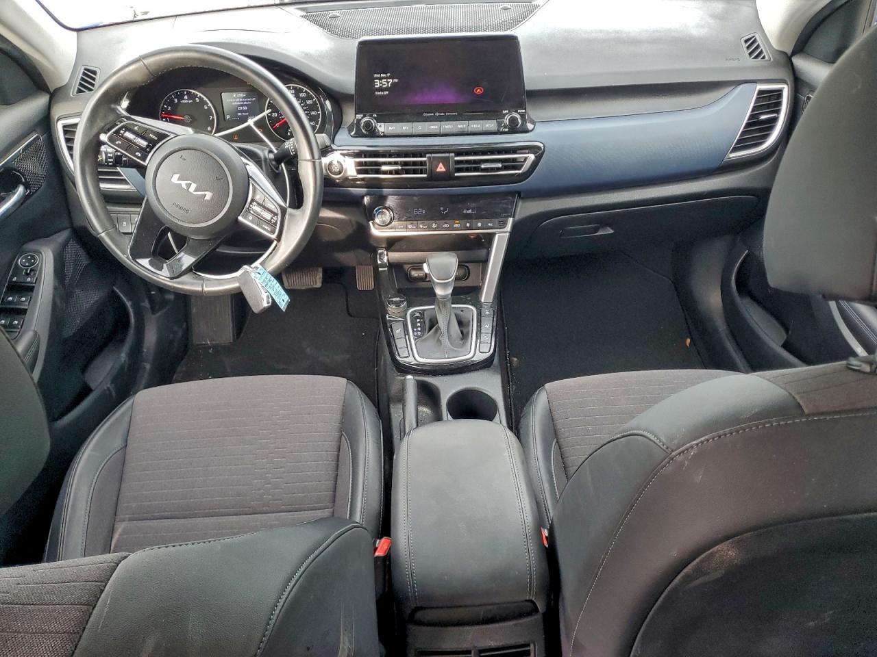 2023 KIA SELTOS S photo 8