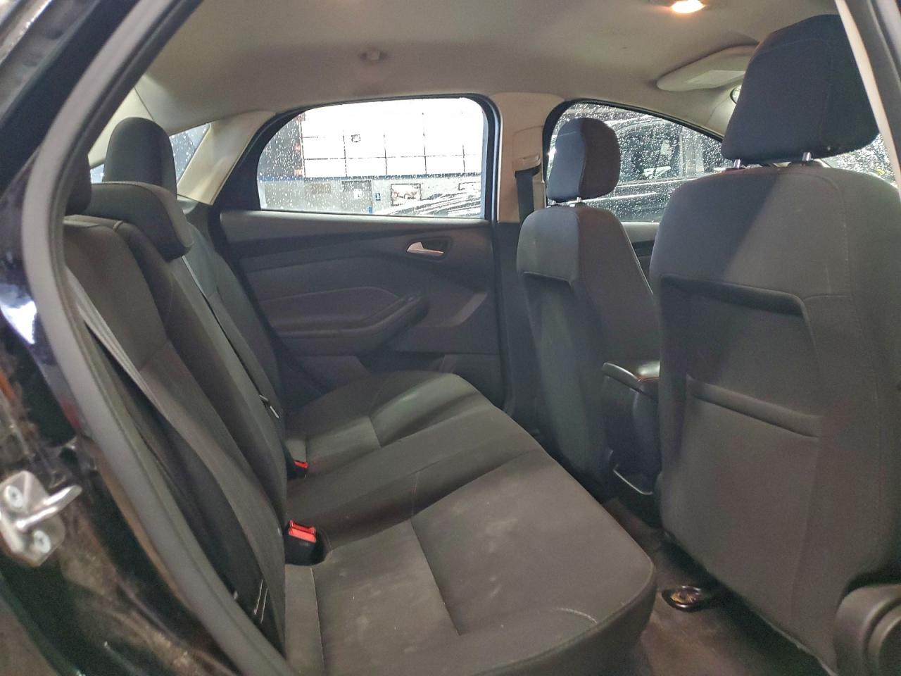 2018 FORD FOCUS SE photo 19
